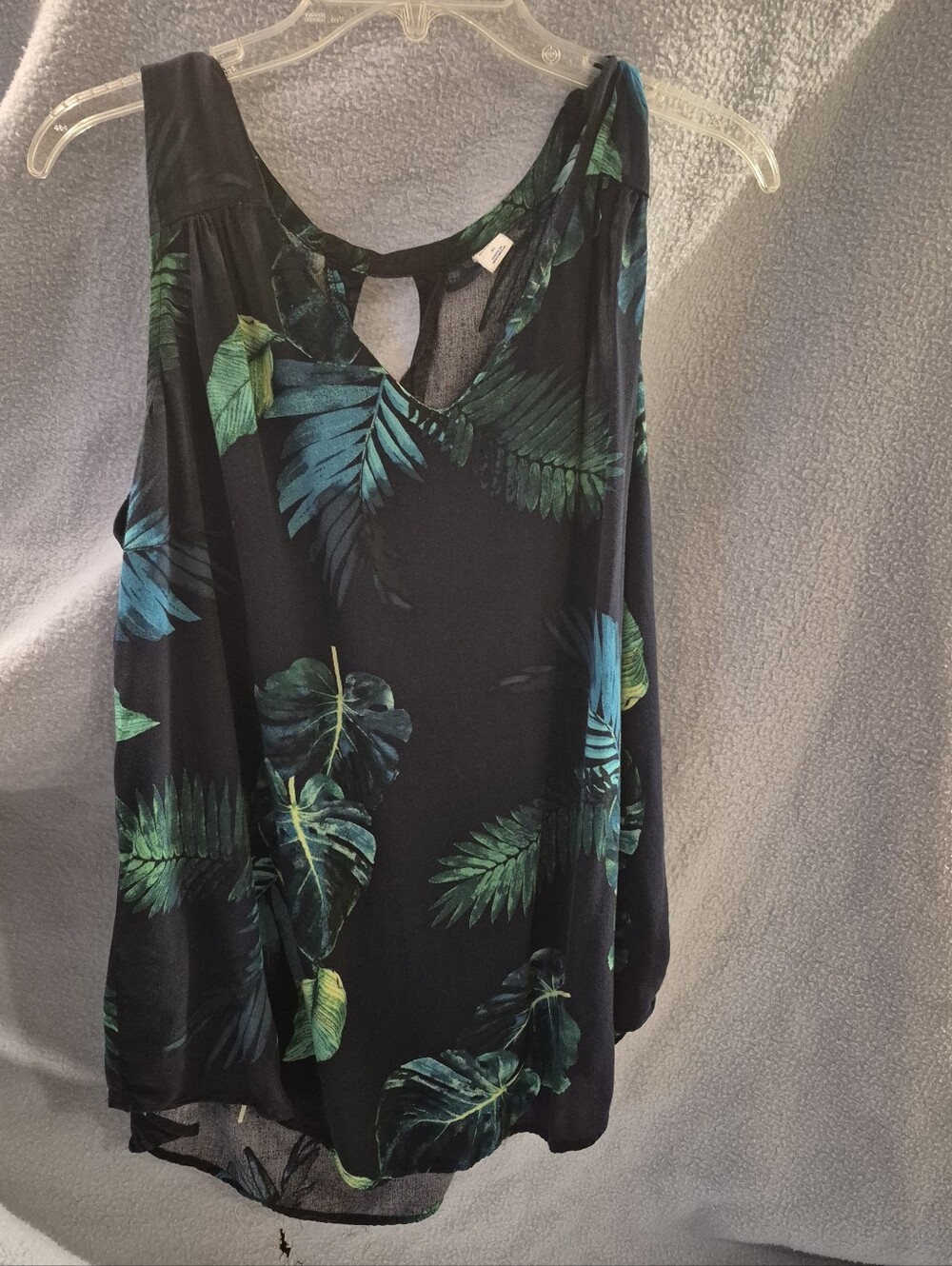 Dark Botanical Tank